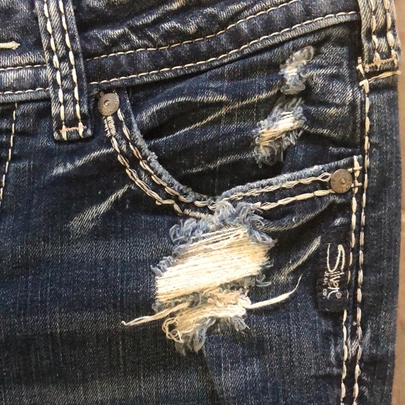 Silver Suki Jean Capris - Picture 3 of 6